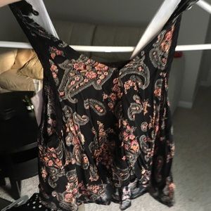 Black flower cropped T-shirt